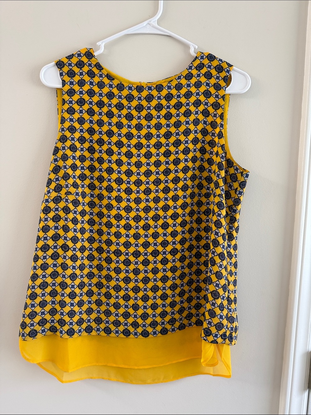 Rose & Olive Yellow Navy Geometric Sleeveless Blouse